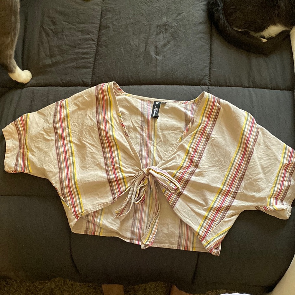 Women’s Tie Front Crop Top